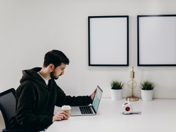 2025中國賣家轉(zhuǎn)向東歐市場(chǎng)，避險(xiǎn)指南與選品策略