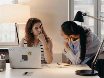 新加坡企業(yè)應(yīng)對(duì)美國(guó)新關(guān)稅的策略與申請(qǐng)指南