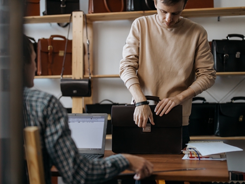 商標(biāo)激光切割機(jī)視頻？__求問百度網(wǎng)友回答謝謝